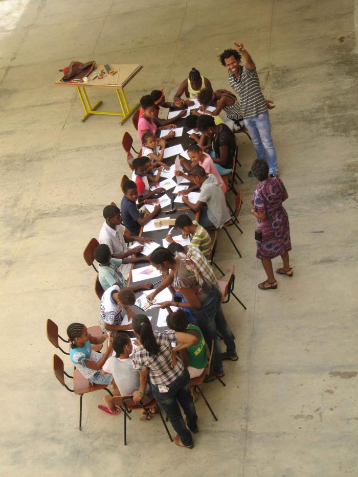 Durante a oficina de construção de papagaios